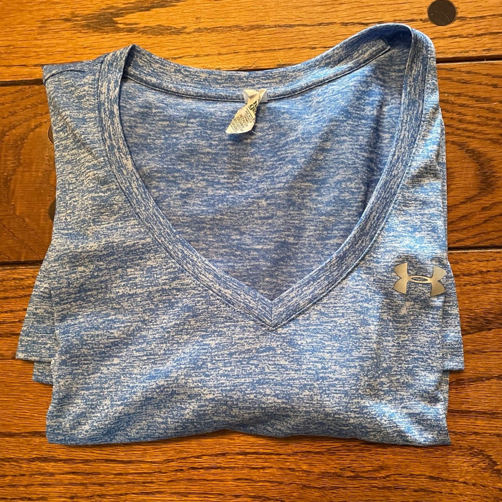Women’s Under Armor XL athletic tshirt